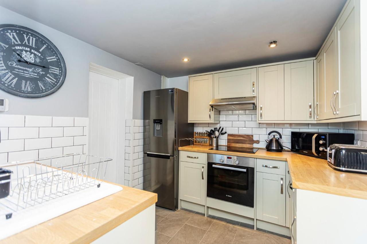 Modern 3 Bed, Heart Of Ashley Cross, 5 Mins To Sandbanks Poole Exterior photo