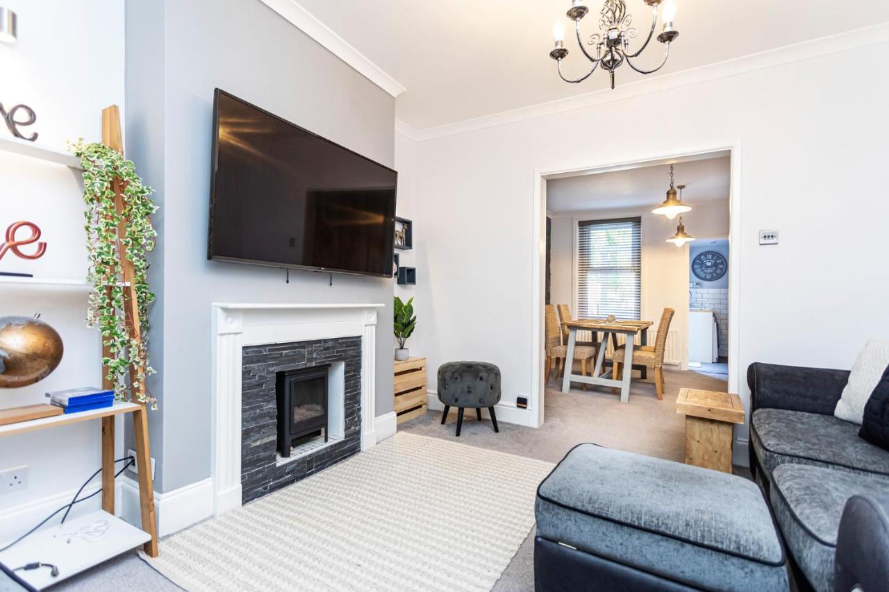 Modern 3 Bed, Heart Of Ashley Cross, 5 Mins To Sandbanks Poole Exterior photo